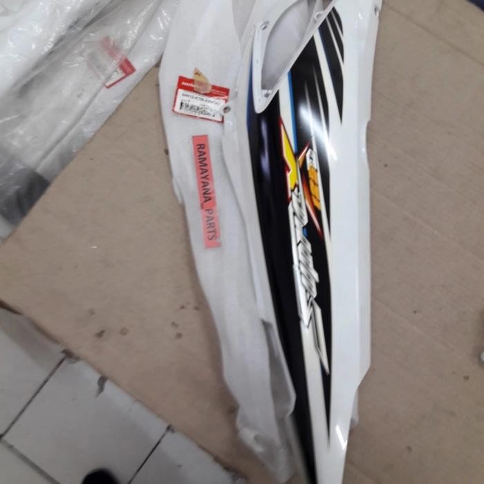 Cover Kanan Body Putih Supra X 125 INJEC 64410KTM850FMX