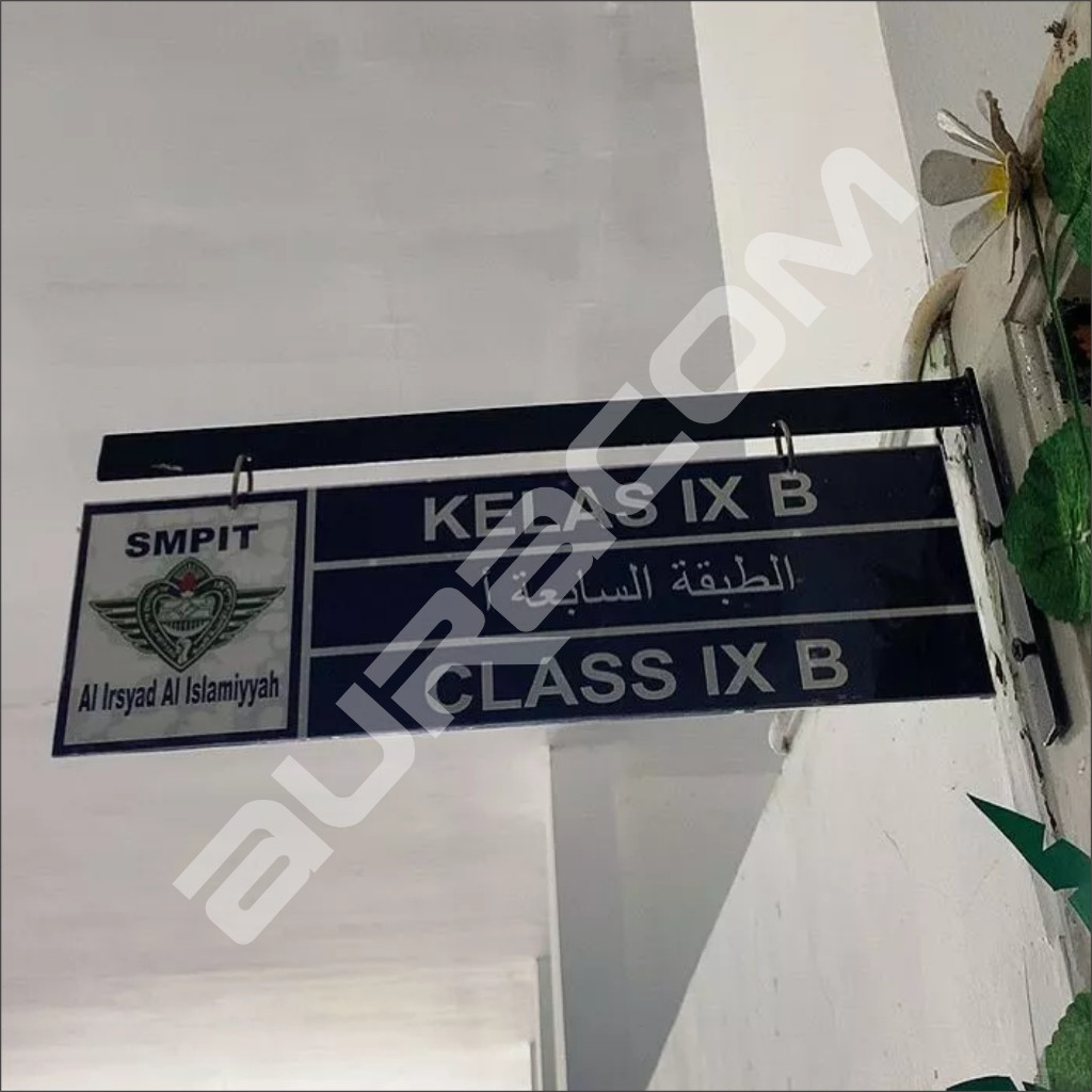 papan nama akrilik / papan nama kelas ( A9 )