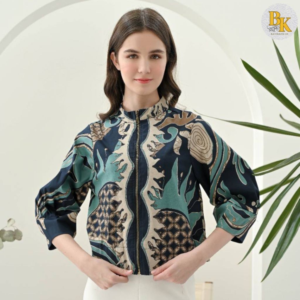 Outer Batik Wanita 135 AYU / Jaket Bomber Batik Modern/ Nuansa Batik/ Batik Etnik