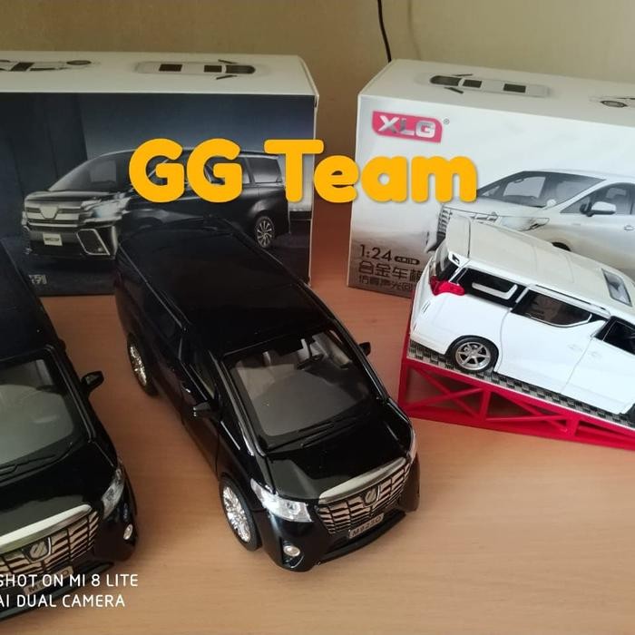 promo Diecast Toyota Alphard - Hitam