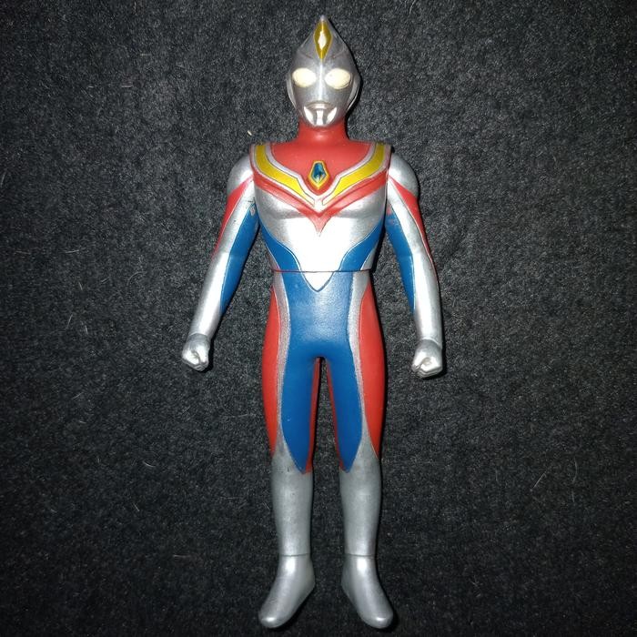 MAINAN... Bandai 14 Cm Ultra Hero 500 Ultraman Dyna Flash Type