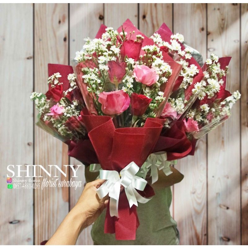 BUKET BUNGA MAWAR(FRESH) /buket wisuda surabaya/buket ultah surabaya/bucket bunga asli
