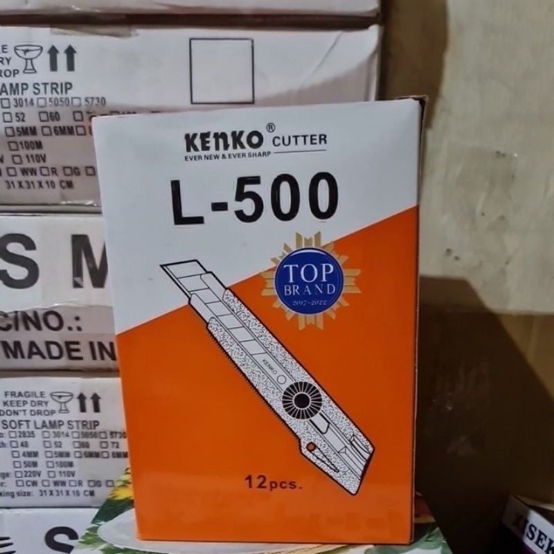 

Cutter Kenko Besar L-500 ( 1 Box ) Tajam