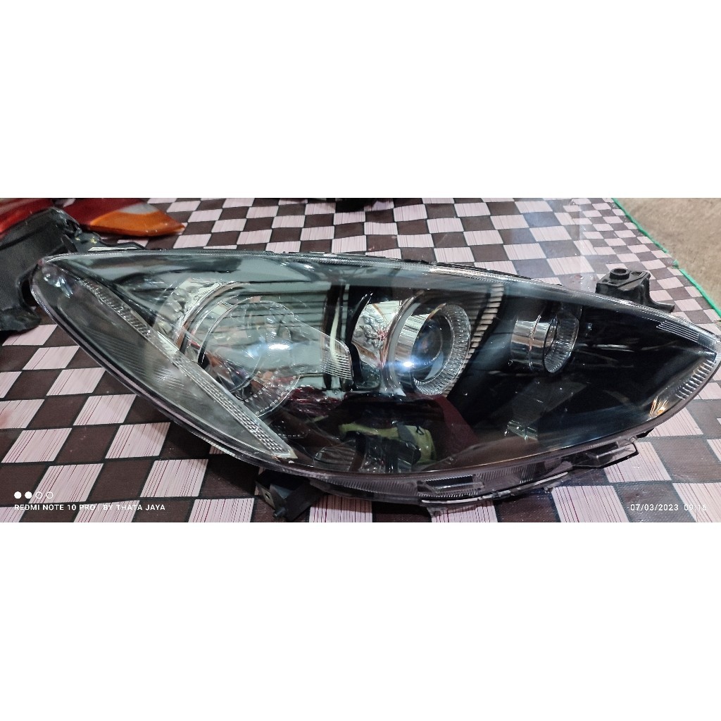 lampu depan mazda 2 tipe R headlamp mazda 2 tipe R