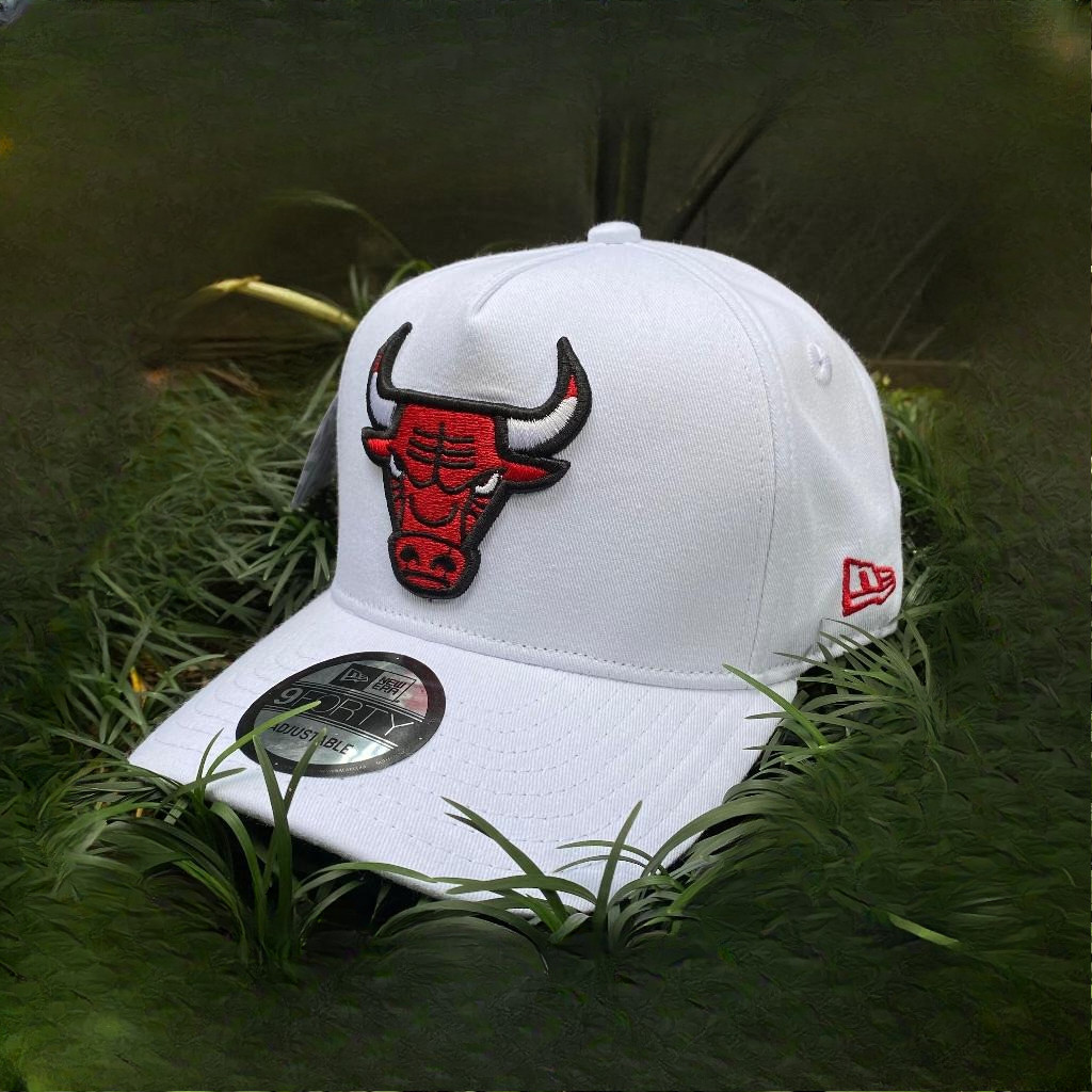 Best Seller Topi Import  BANTENG PUTIH BORDIR MERAH  Basseball Fashion Biru (NE) Pria Wanita Unisex 