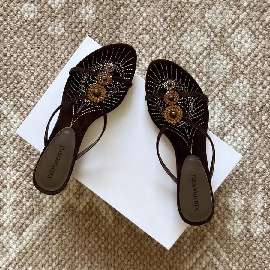 Sulaman berlian, sandal keren, gaya bohemian, sandal roman, wanita.