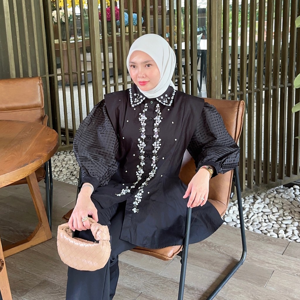 VALERIE BLOUSE FLOWERY BEADS