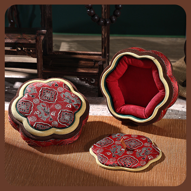 

Vintage jade bracelet gift box, palace style jade pendant collection box, high-end exquisite gold bracelet packaging box