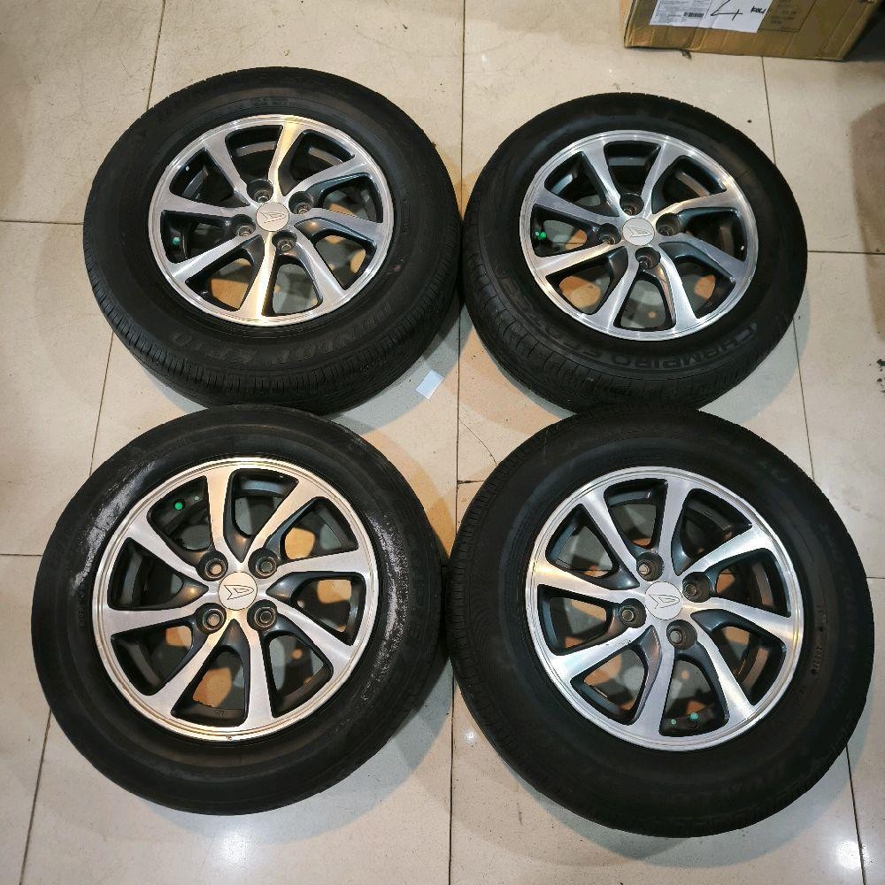 4 velg ban Bekas Velg original Oem Daihatsu Sigra Ban 175 65 r14