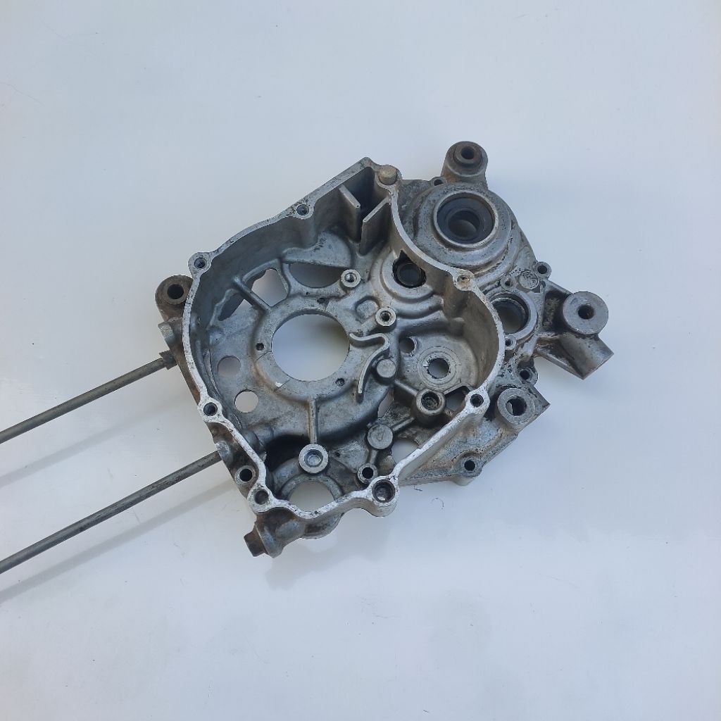 KRENGKES CRANCASE BLOK KALTER KIRI MAGANET VEGA LAMA 4ST ORIGINAL SEKEN