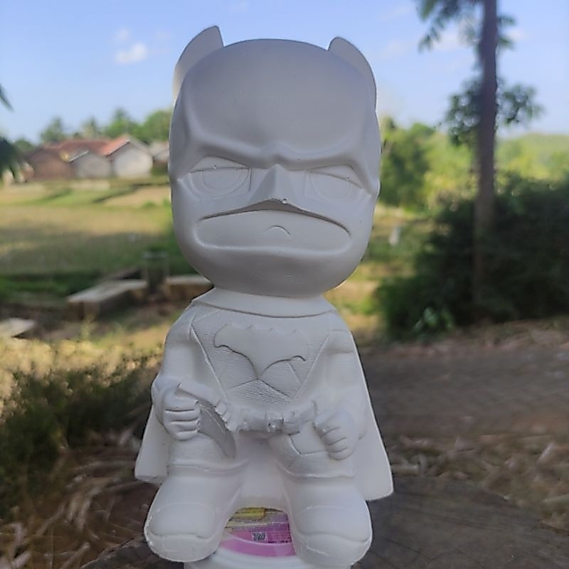 Patung gypsum lukis celengan Batman