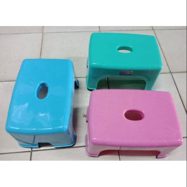 Bangku segi Kursi Tempat Duduk baso jongkok pendek anak kecil plastik segi keramik Lion Star