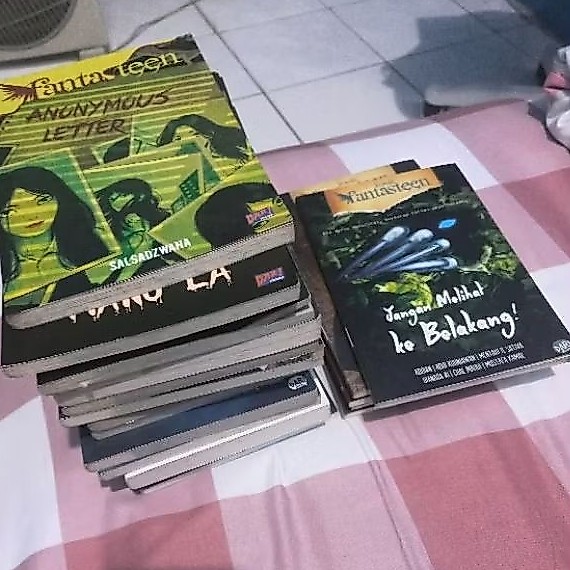 Preloved novel & komik fantasteen