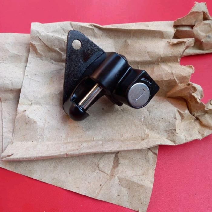 Helmet holder Kunci helm imitasi NOS set braket ori second cb100 cb125