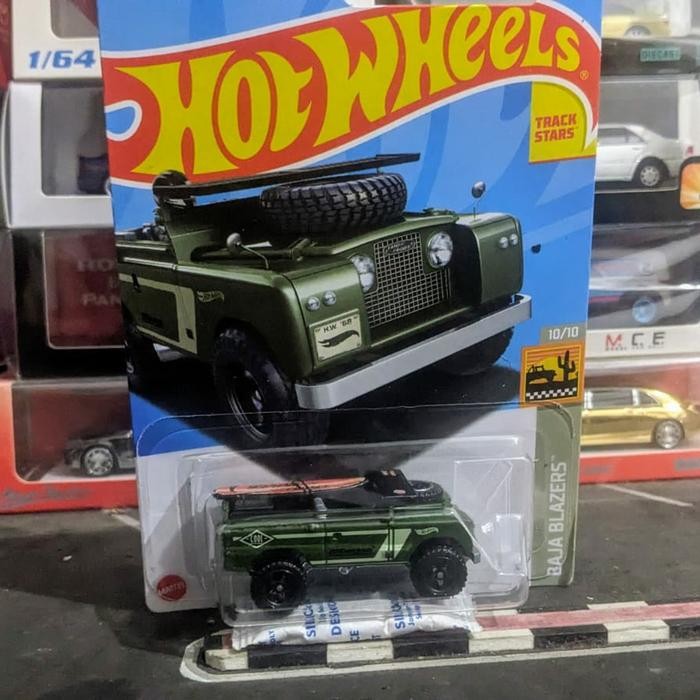 Diecast Hotwheels Land Rover Series II Green Army Surfing