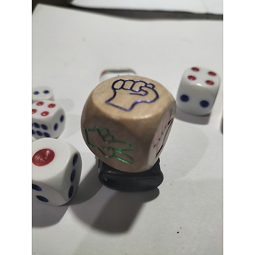 Dadu kayu suit 2,5cm