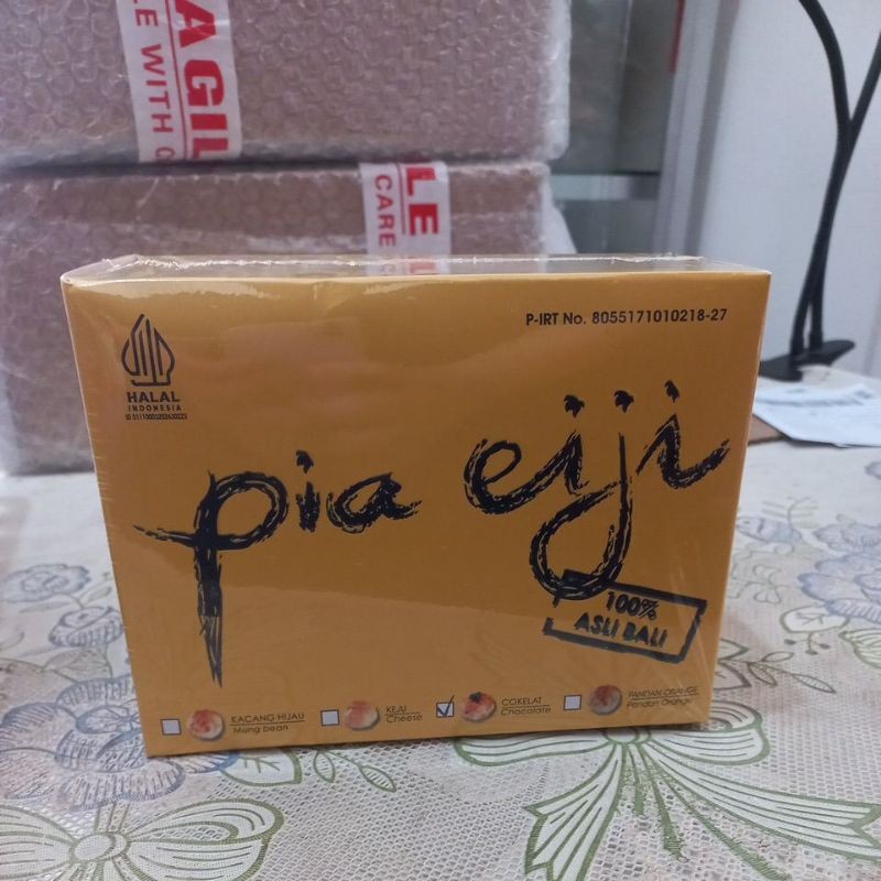 PIA EIJI COKLAT ASLI BALI HALAL DENPASAR INDONESIA BAKPIA
