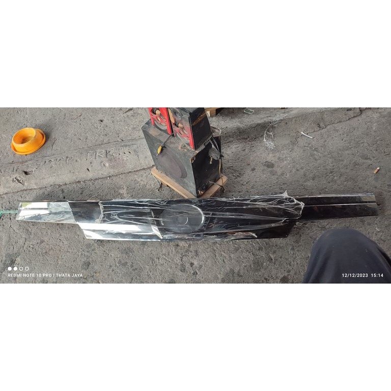 Trunklid lis bagasi vellfire 2016 2017 2018 2019