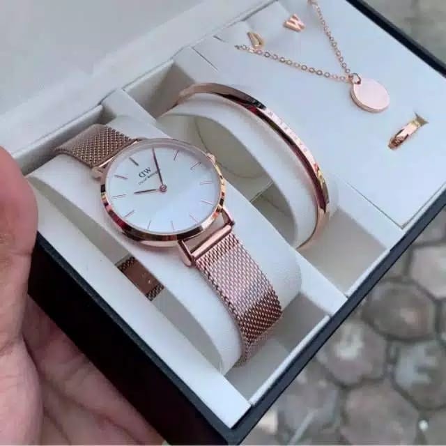 Bayar Di Tempat - Jam Tangan Fashion WD 01 KZ Petitie Melrose Paket Acc , Box Original & Paper Bag