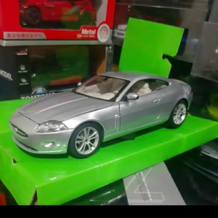 Diecast Welly Skala 1:24 Jaguar XK Coupe Silver Baru Bukan Bekas Komplit ANS99