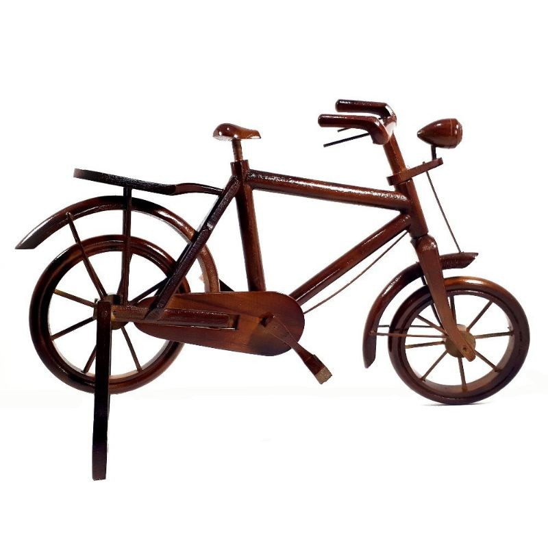 Miniatur sepeda dari kayu cocok untuk hiasan rumah