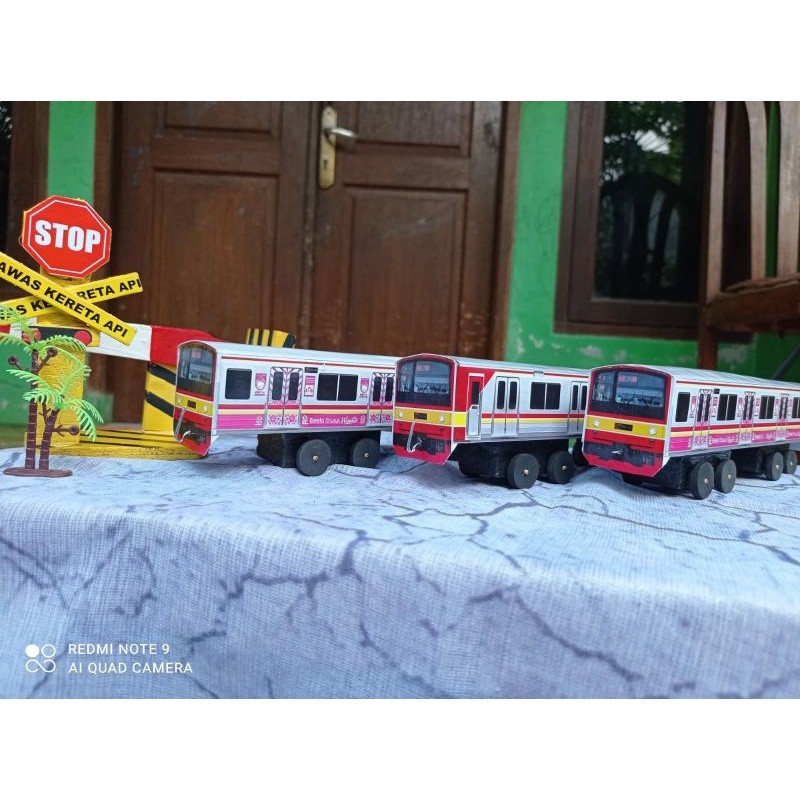 Paket 3 Gerbong KRL Commuter Line Karton Tahan Air