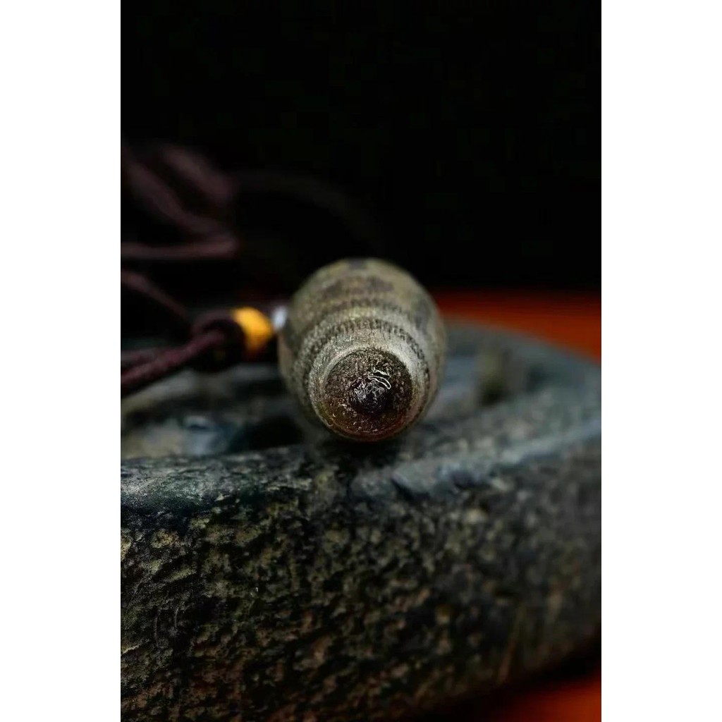 

Natural old material Vietnam Nha Trang Qi Nan incense pendant carving literature fine carving small dzi necklace pendant