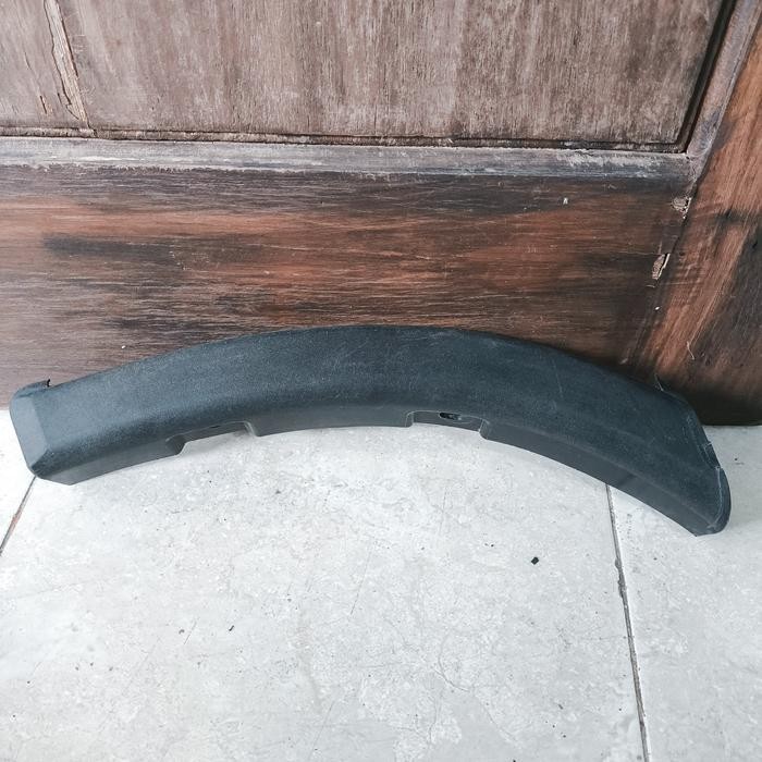 Lis Spoiler Over Fender Bemper Belakang Mitsubishi Outlander Belakang KIRI