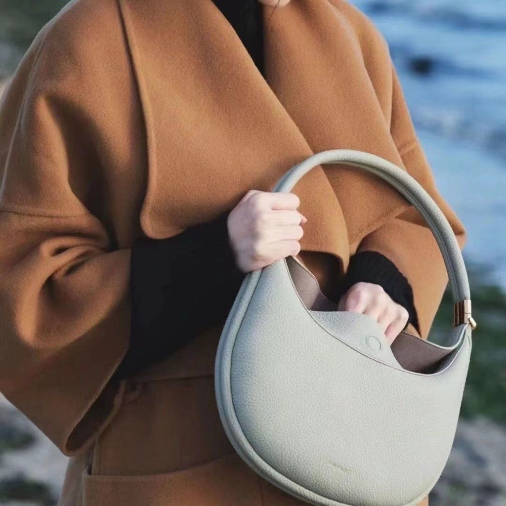 New pine Songmont crescent moon bag niche design 2023 spring and summer new handbag single shoulder 