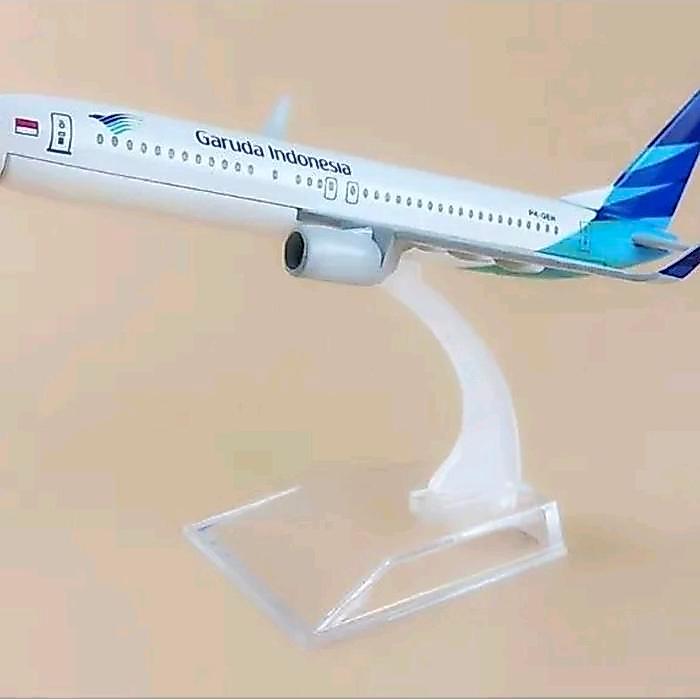 16Cm Pesawat Garuda Indonesia Boeing 737 B737 Diecast Metal Alloy Mainan Pajangan Hiasan Koleksi
