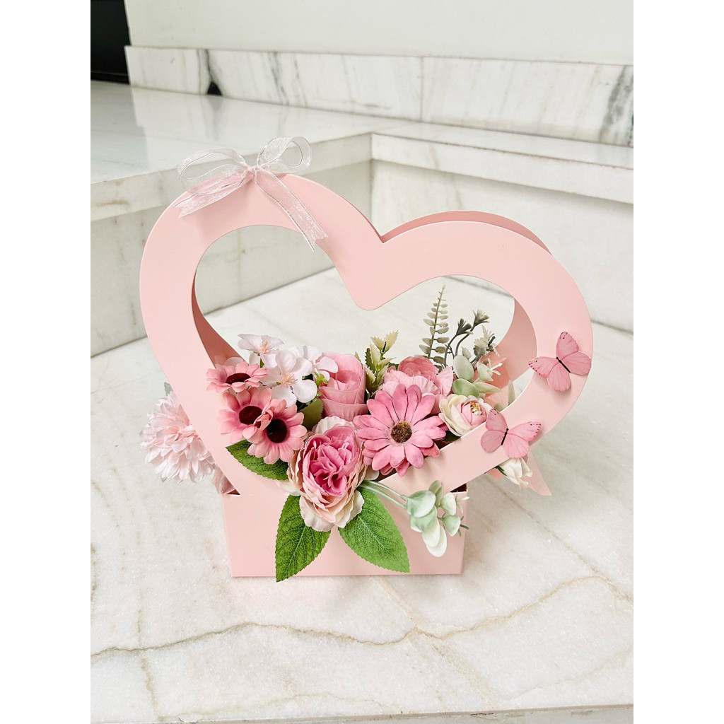 

Heart Box valentine gift anniversary bunga coklat bucket box buket bunga bloombox