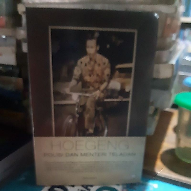 hoegeng polisi dan menteri teladan