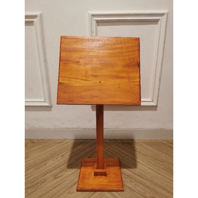 Meja Rekal Alquran / baca Al quran Berdiri