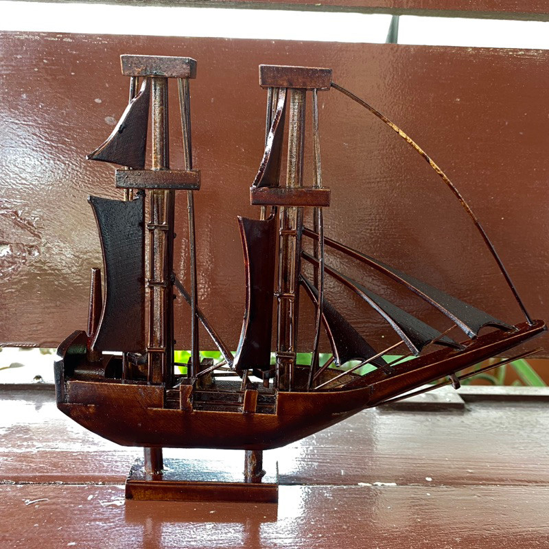 Miniatur Perahu Layar Kayu Pajangan Dekorasi Estetik