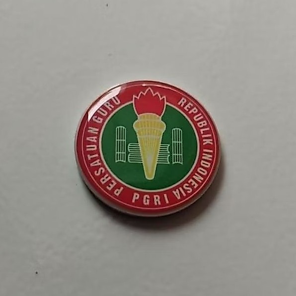 Pin logo pgri diameter 3cm