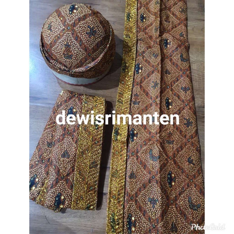 jarik wiru bordir+ blangkon kenakakebaya