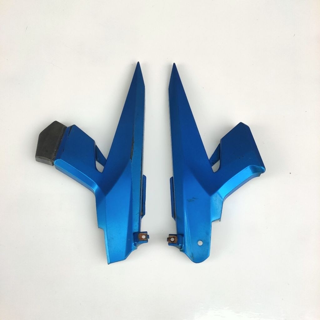 Cover Sambungan Body Depan Yamaha NEW JUPITER MX 135 50C Original SEKEN