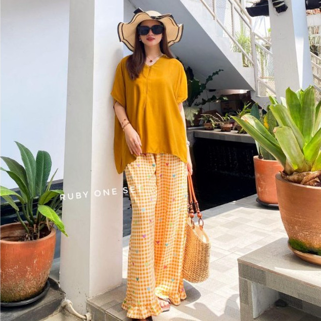 STORELABASS Ruby One Set Daily Pajamas Kekinian Baju Wanita Tangan Pendek Atasan Celana Panjang Rayo