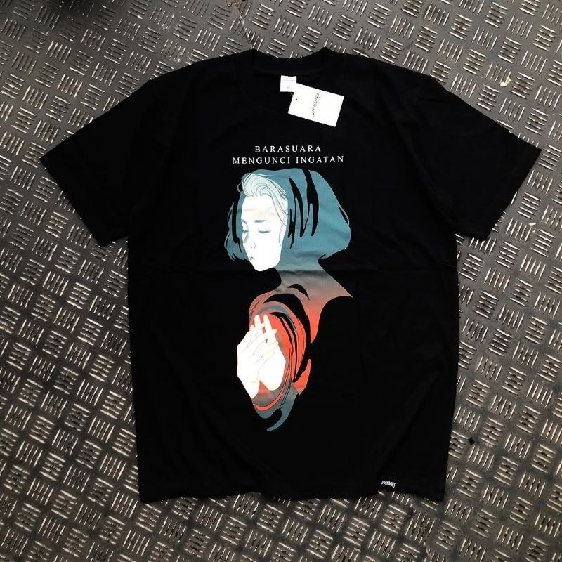 HOT BARASUARA - MENGUNCI INGATAN TSHIRT BLACK