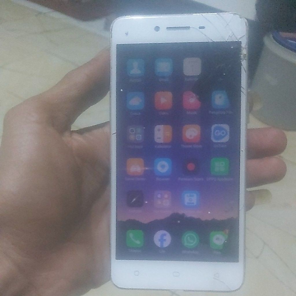 hp Oppo A37f seken retak normal.