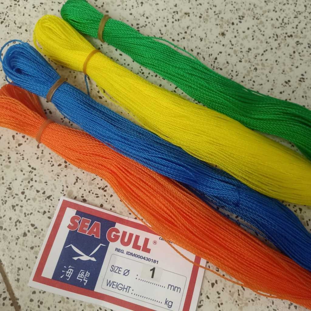 

Tali Tukang / Tali benangan Tukang 1mm Estimasi Panjang 50 meter