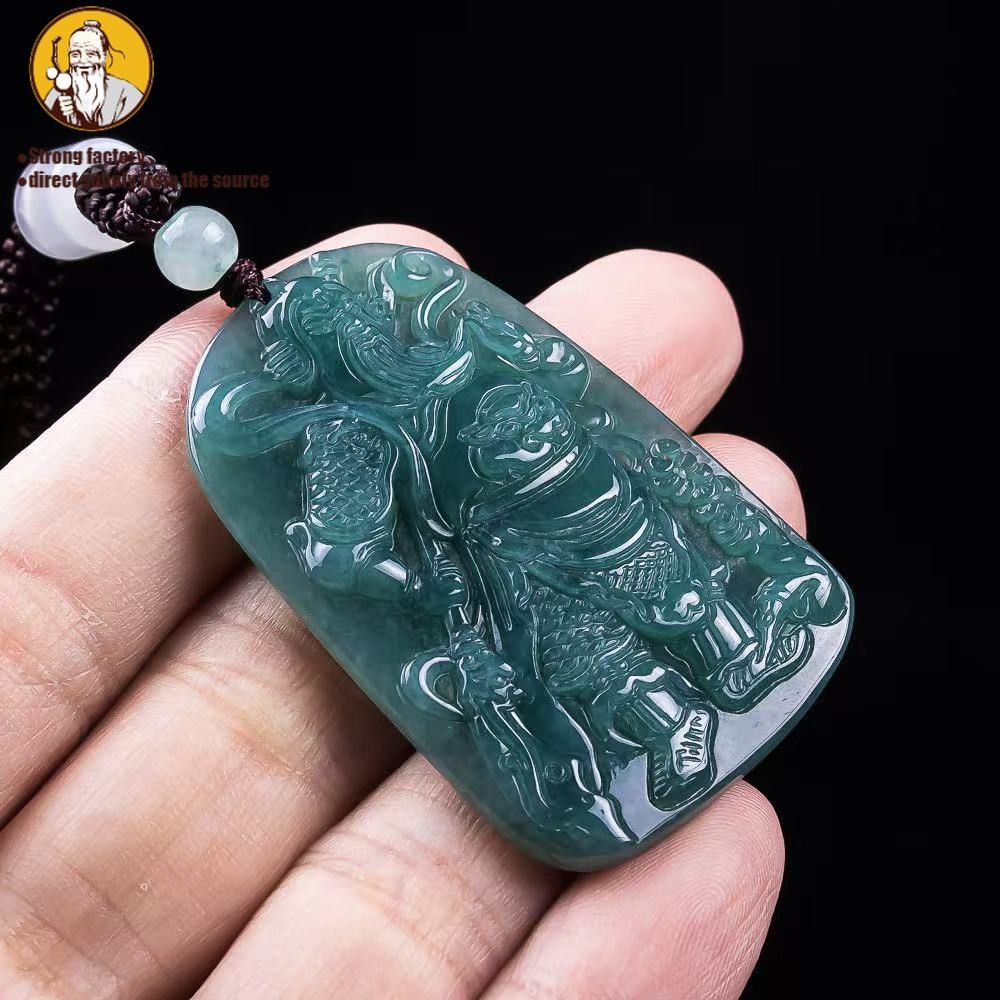 Giok giok alami, liontin giok Dewa Bela Diri Guan Gong.