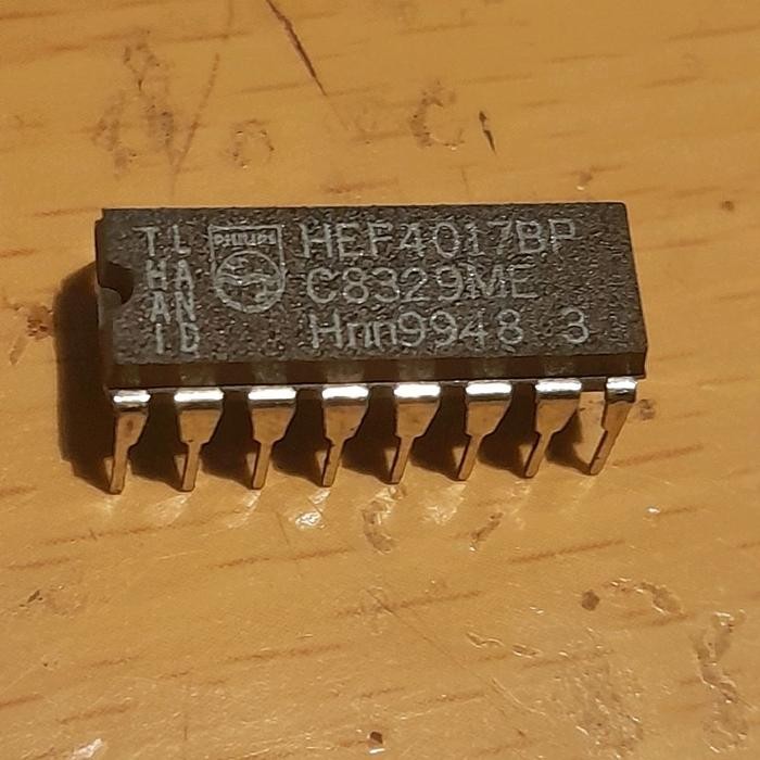 LEW99 IC 4017 HEF4017 HEF 4017 Philips Original NOS