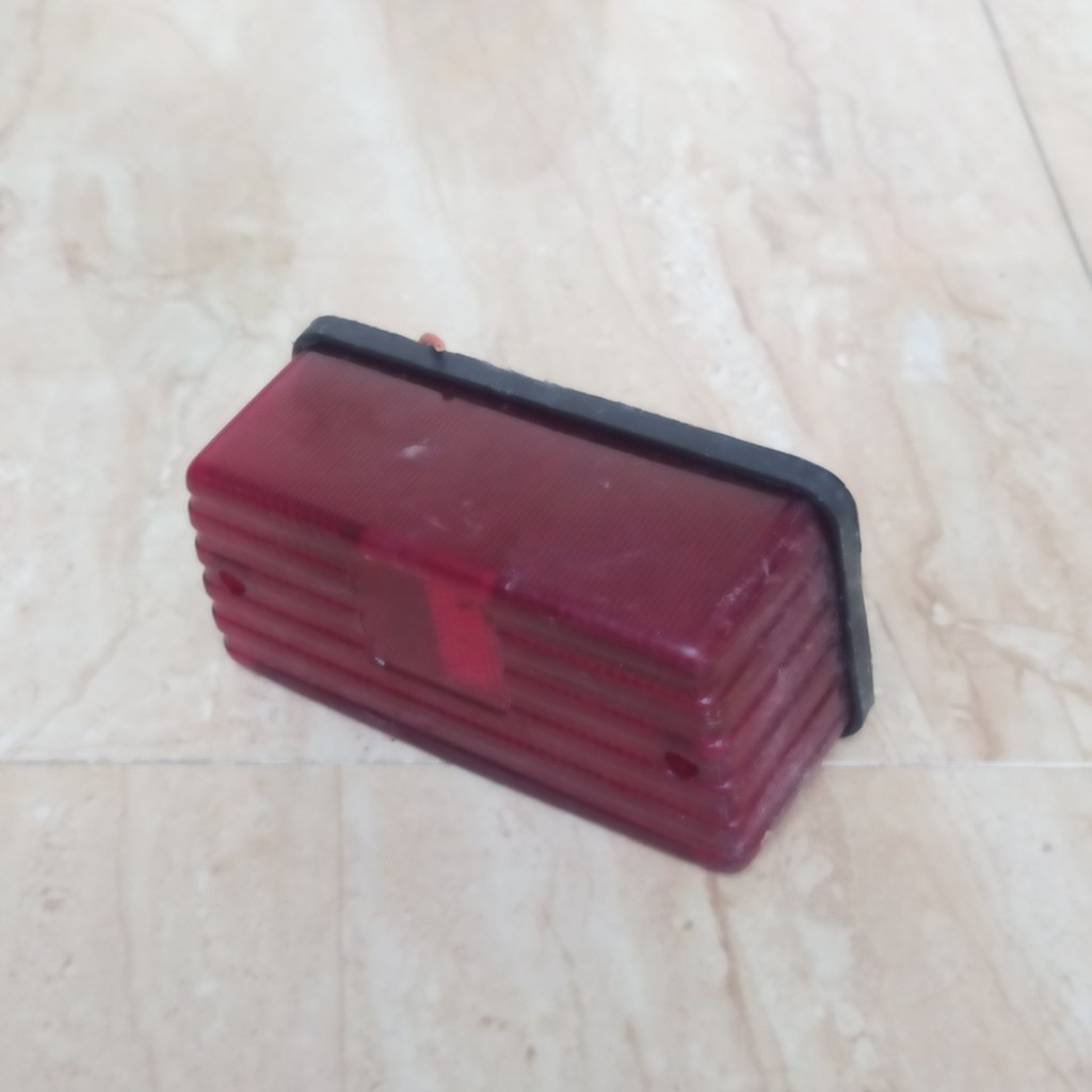 Reflektor Belakang Stop A100 FR80 FR70 SUZUKI IMI BEKAS COPOTAN