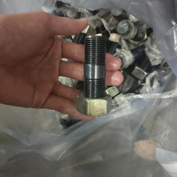 BAUT RODA FORKLIFT KOMATSU 15 TON UK. BAUT : M24X80MM K.36 BEST