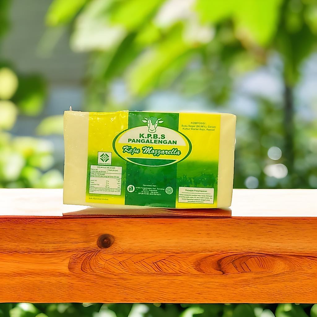 Keju Mozzarella 250g KPBS Pangalengan - Keju Asli Susu Segar - Fazza Albassy