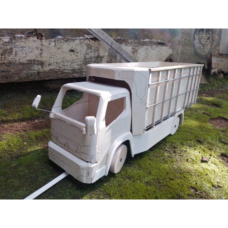 MINIATUR TRUK OLENG CANTER MENTAHAN