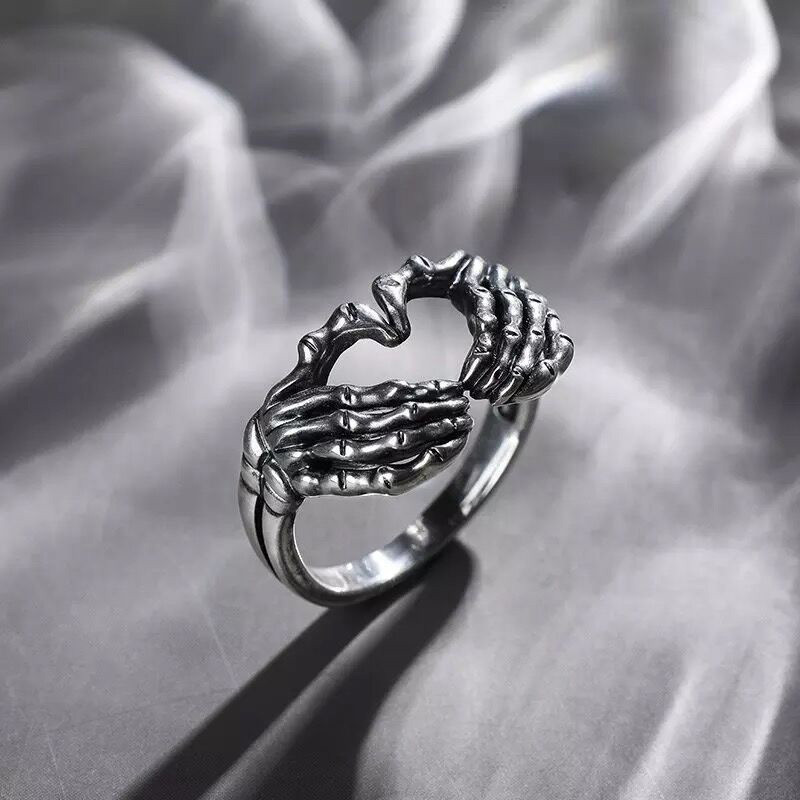 Vintage Punk Skull Hand with Heart-Shaped Ring for Men Women Hip Hop Gothic Skeleton Hand Ring Acces