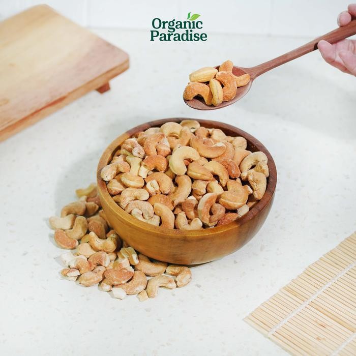 

Kacang Mede Panggang 100 gram / Roasted Cashew 100 gram Natural -