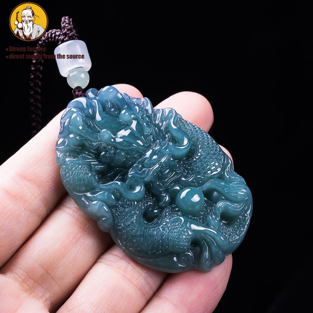 Natural Sebuah batu giok, air biru Ruilong bermain manik-manik dan liontin batu giok.